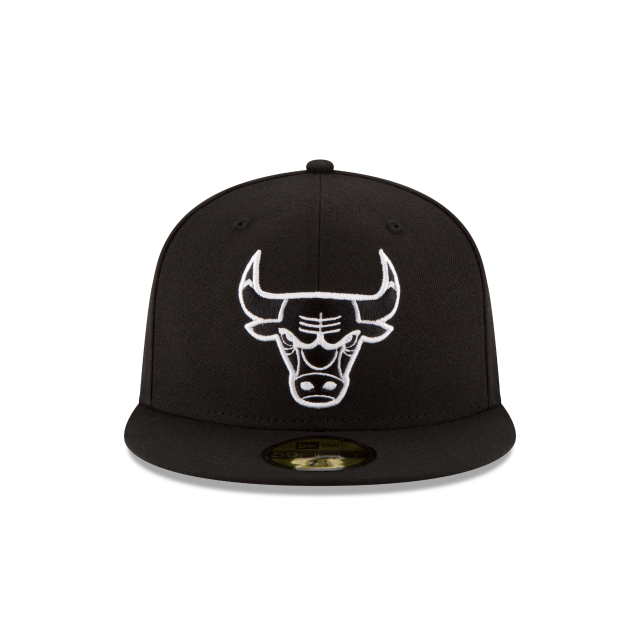 CHICAGO BULLS 59FIFTY NEW ERA BLACK OUTLINED LOGO FITTED HAT