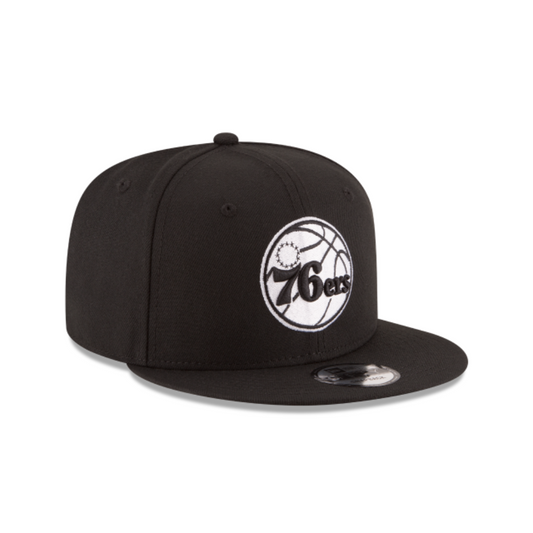 PHILADELPHIA 76ERS 9FIFTY NBA NEW ERA BLACK SNAPBACK HAT