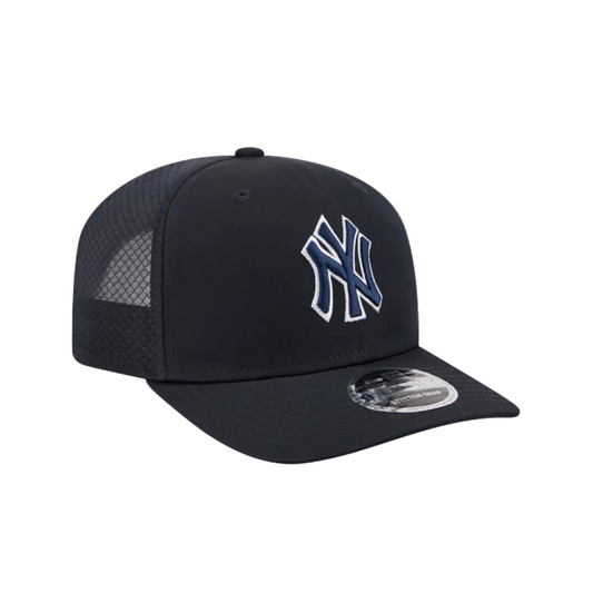 NEW YORK YANKEES NEW ERA 9SEVENTY 2026 BATTING PRACTICE BLUE SNAPBACK HAT
