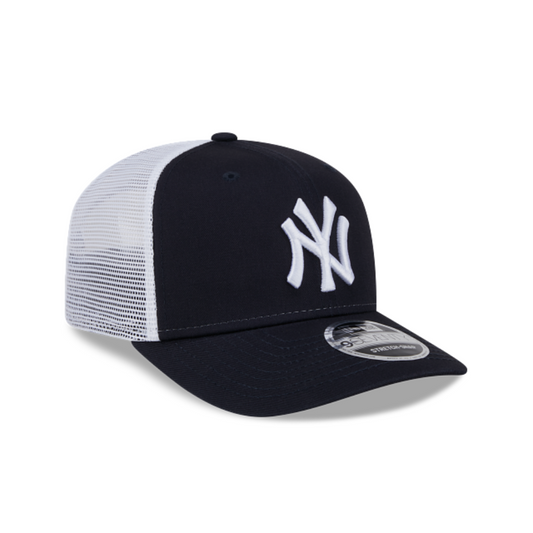 NEW YORK YANKEES 9SEVENTY NEW ERA NAVY TRUCKER SNAPBACK HAT