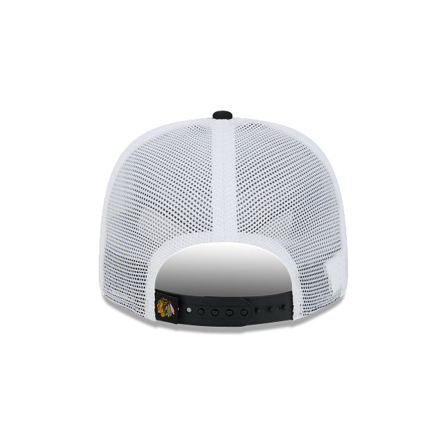 CHICAGO BLACKHAWKS NEW ERA NHL 9SEVENTY BLACK TRUCKER SNAPBACK HAT