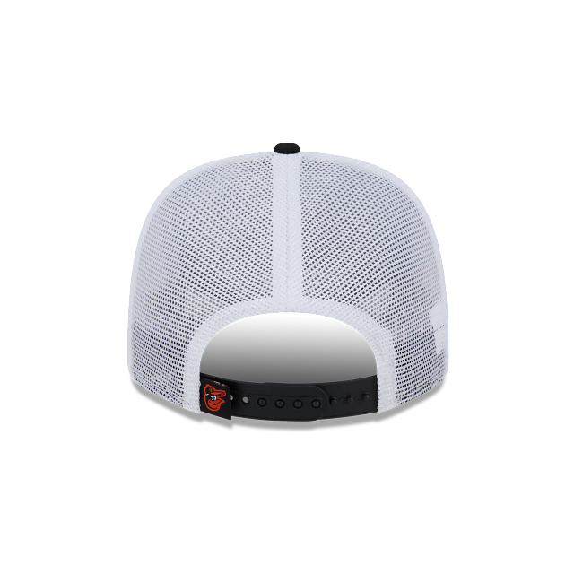 BALTIMORE ORIOLES 9SEVENTY NEW ERA BLACK TRUCKER SNAPBACK HAT