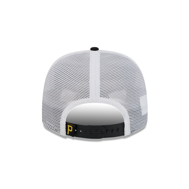 PITTSBURGH PIRATES 9SEVENTY NEW ERA BLACK TRUCKER SNAPBACK HAT