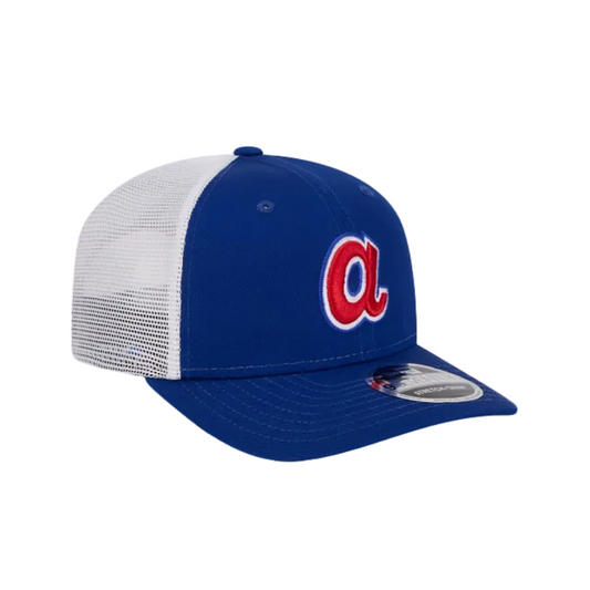 ATLANTA BRAVES 9SEVENTY NEW ERA BLUE TRUCKER SNAPBACK HAT