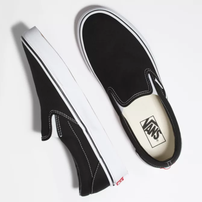 VANS CLASSIC SLIP-ON BLACK SHOE