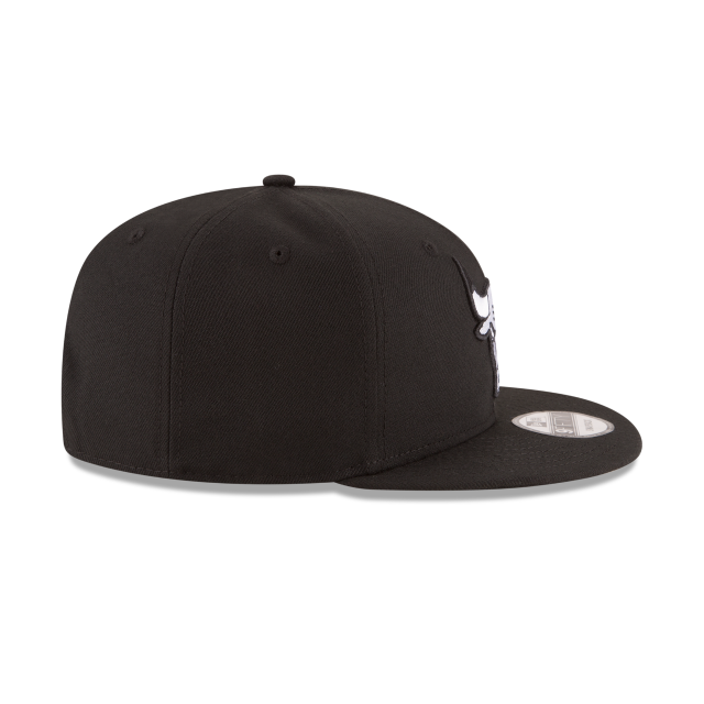 CHICAGO BULLS 9FIFTY NEW ERA BLACK WITH WHITE LOGO SNAPBACK HAT