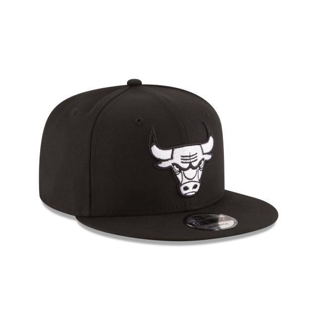 CHICAGO BULLS 9FIFTY NEW ERA BLACK WITH WHITE LOGO SNAPBACK HAT