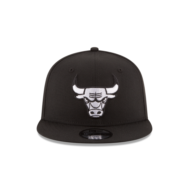 CHICAGO BULLS 9FIFTY NEW ERA BLACK WITH WHITE LOGO SNAPBACK HAT