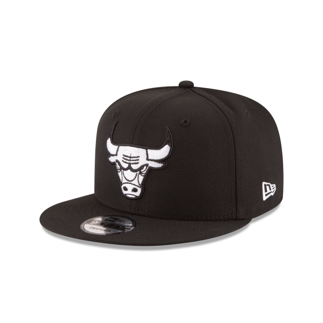 CHICAGO BULLS 9FIFTY NEW ERA BLACK WITH WHITE LOGO SNAPBACK HAT