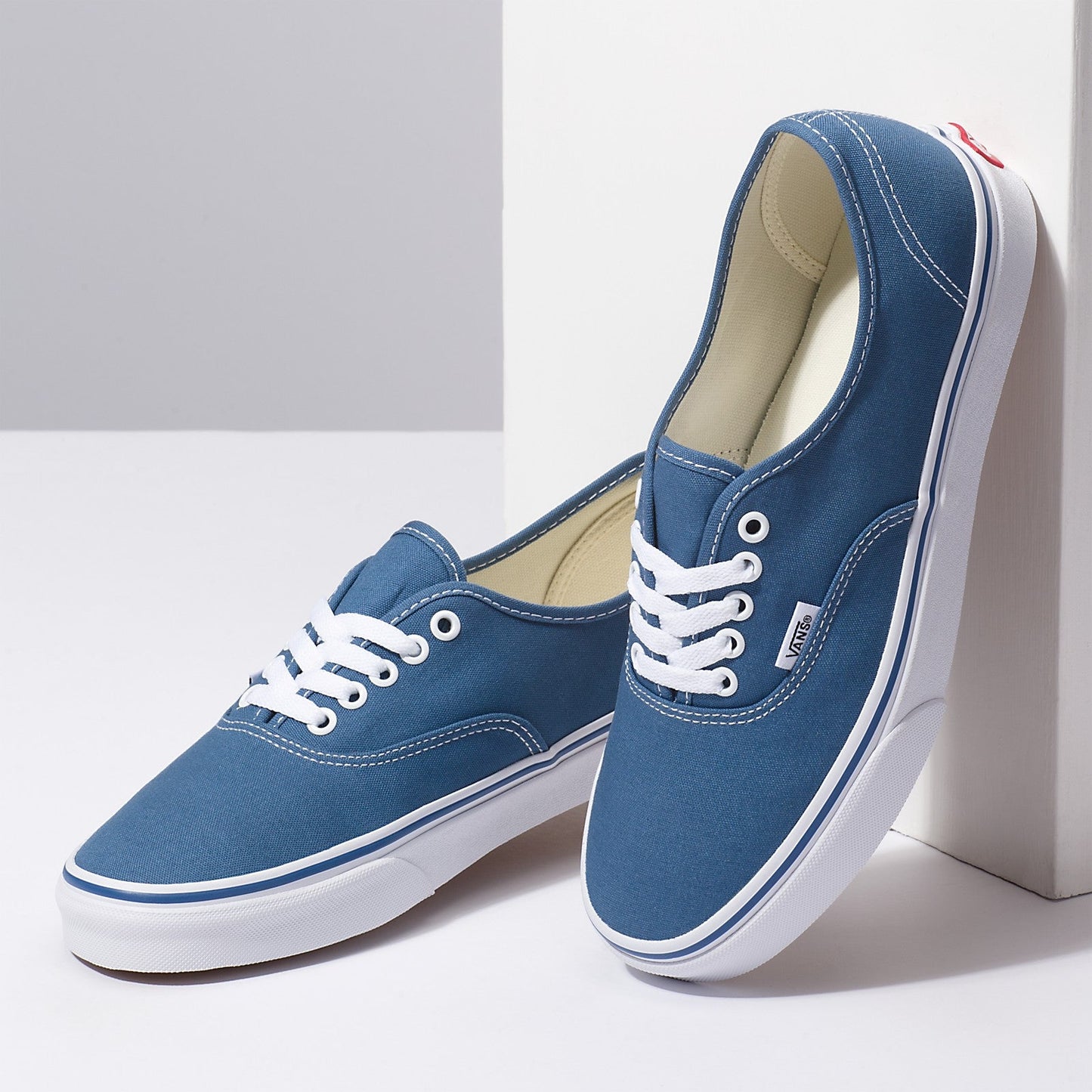 VANS AUTHENTIC NAVY SHOE