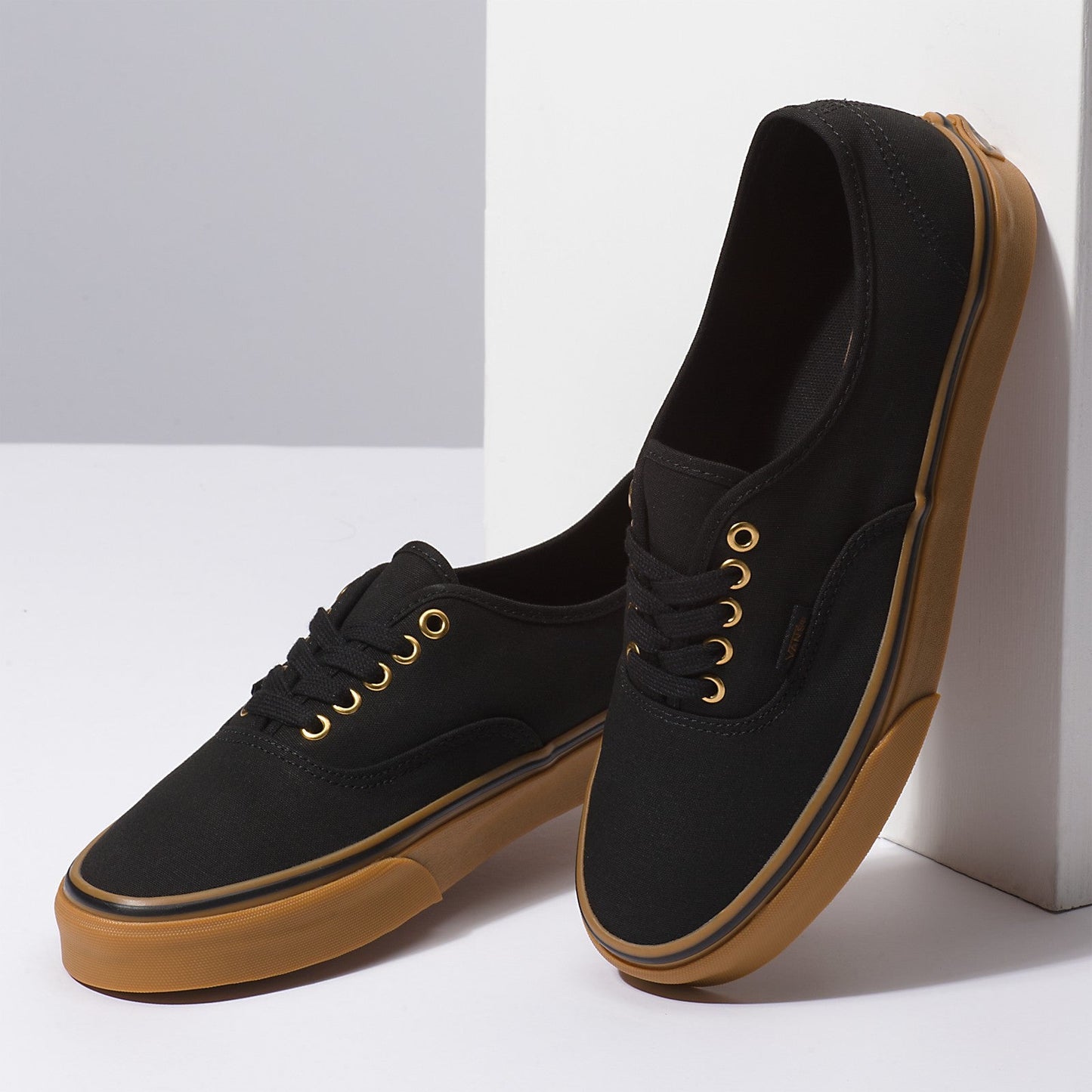 VANS AUTHENTIC GUM BLACK/RUBBER SHOE