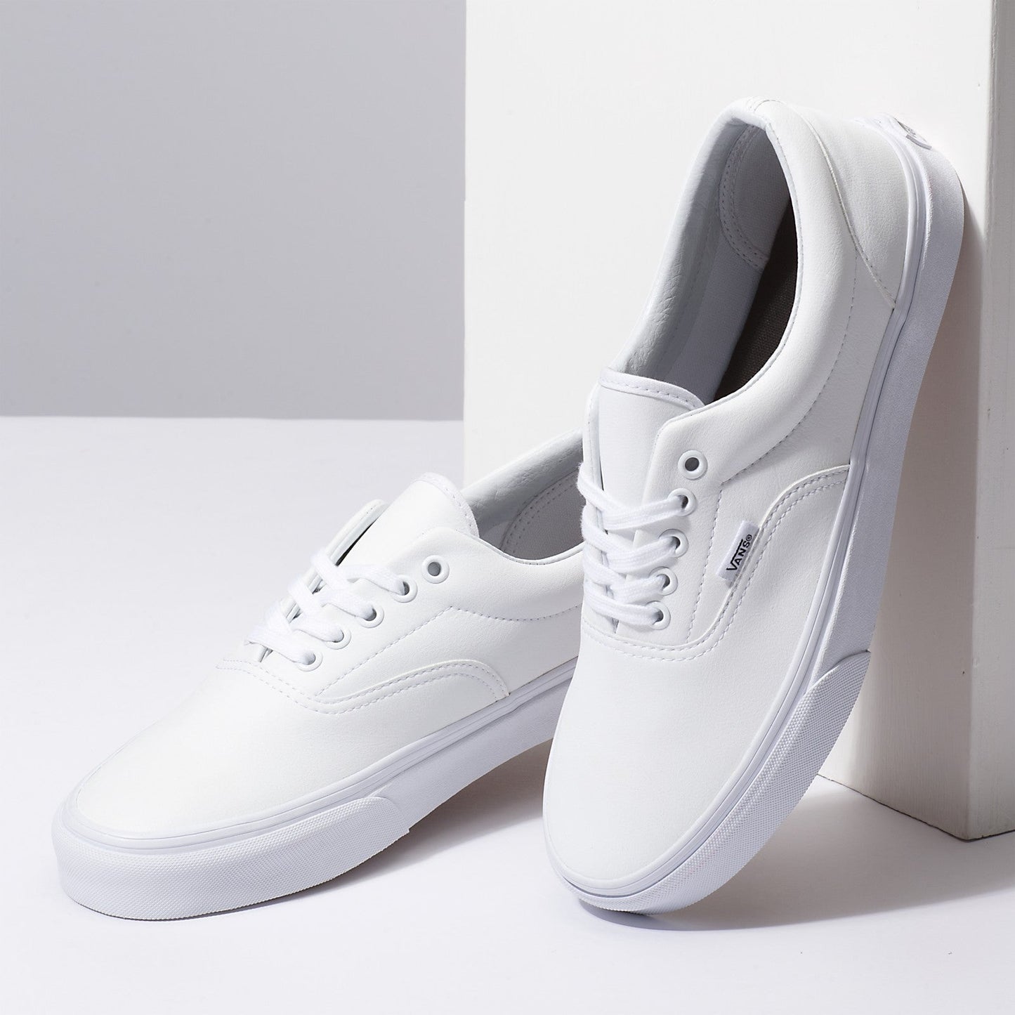 VANS CLASSIC TUMBLE ERA TRUE WHITE SHOE