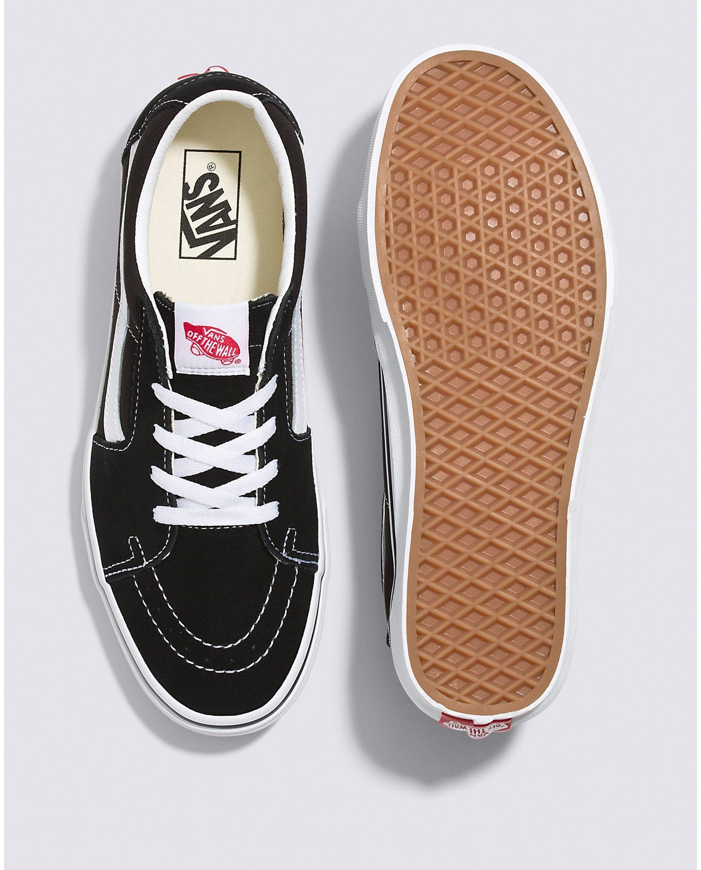 VANS SK8-LOW BLACK AND WHITE SHOE