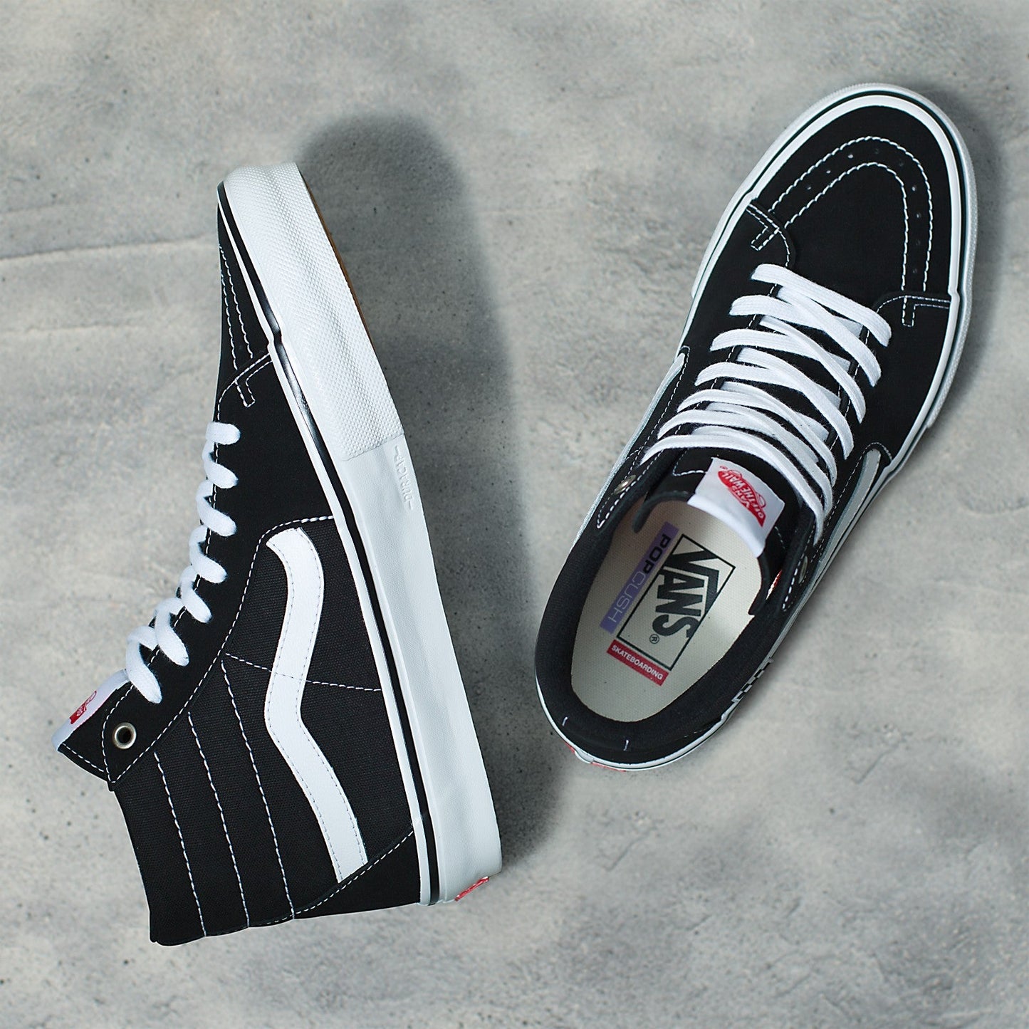 VANS SKATE SK8-HI BLACK AND WHITE SHOE