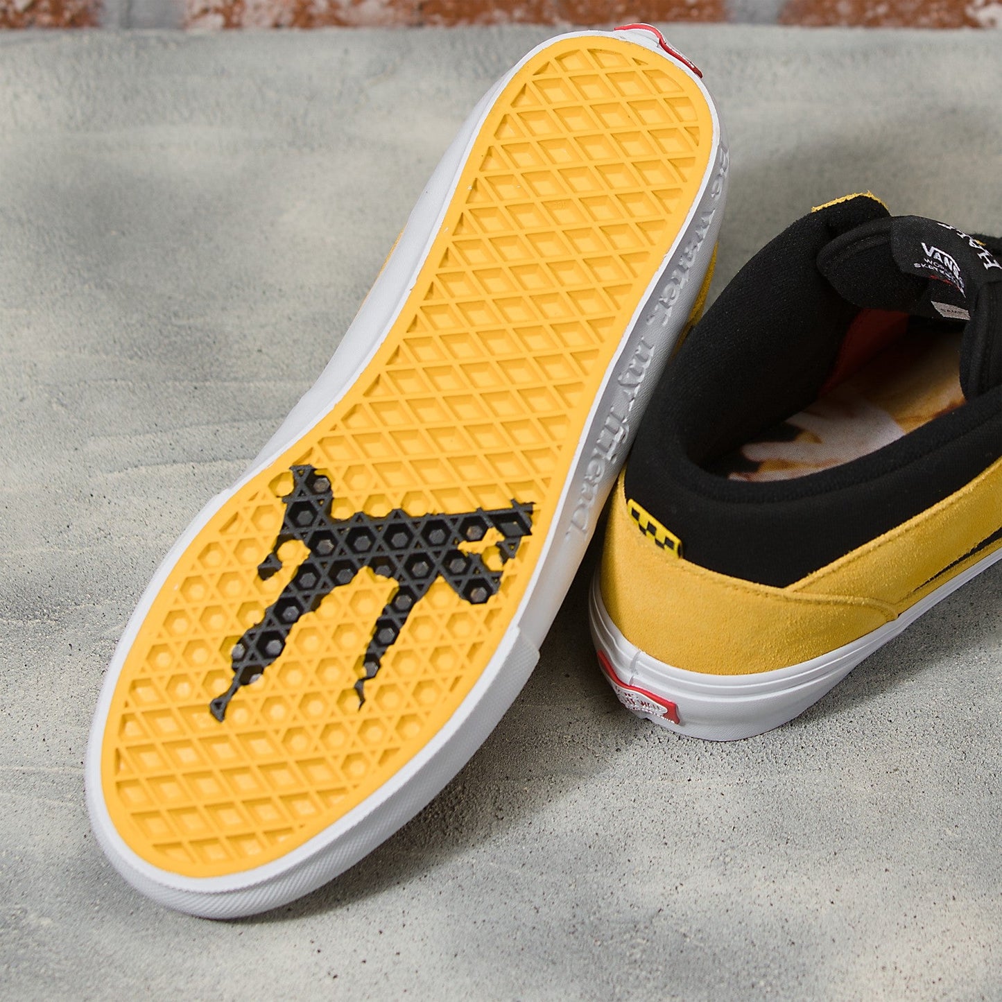 VANS x BRUCE LEE SKATE HALF CAB BLACK AND YELLOW SHOE