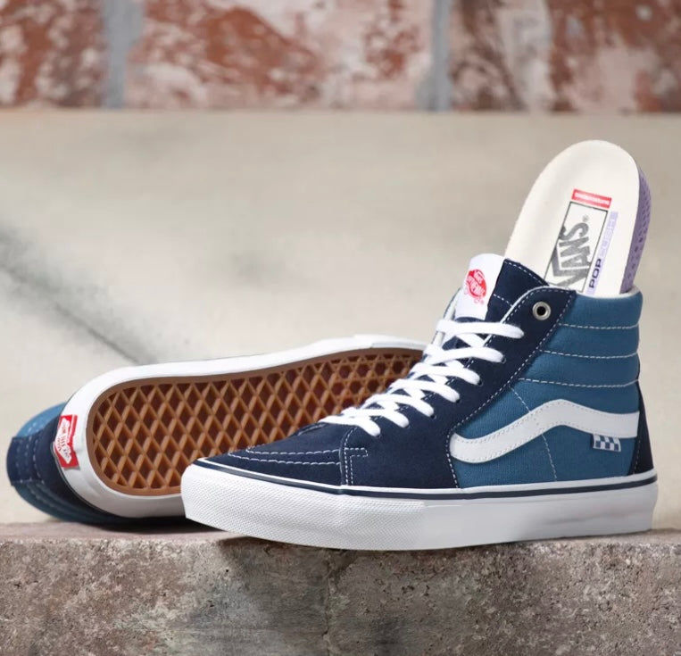 VANS SKATE SK8-HI NAVY AND WHITE SHOE